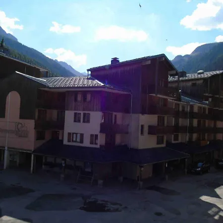 Appartement 3 Pieces Pour 6 Personnes, Balcon, Skis A 50M, Parking Gratuit - Fr-1-561-69